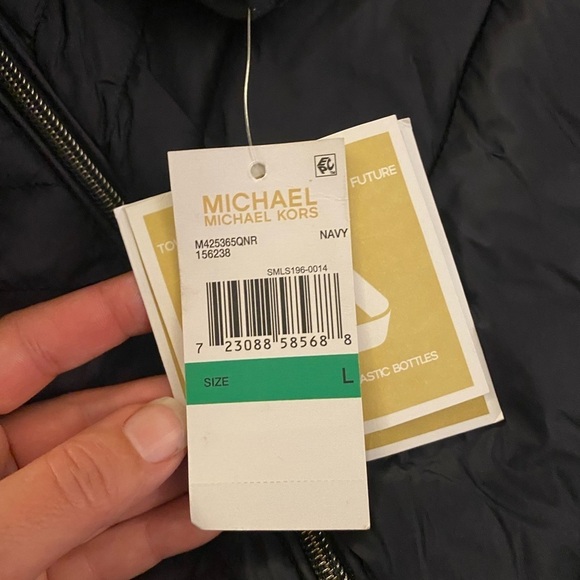 MICHAEL KORS Women’s Quilted Packable Jacket - Picture 10 of 16